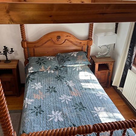 Tudor House - Double Room - En Suite Goff's Oak Экстерьер фото