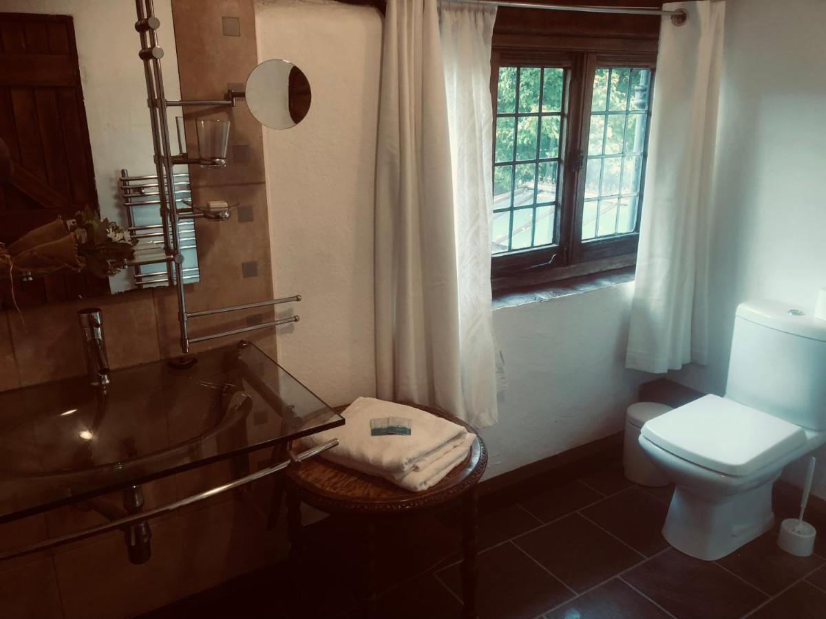Tudor House - Double Room - En Suite Goff's Oak Экстерьер фото