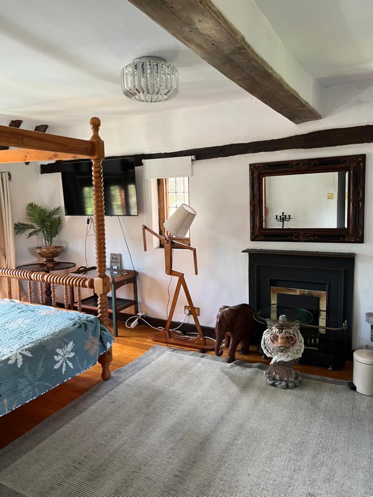 Tudor House - Double Room - En Suite Goff's Oak Экстерьер фото