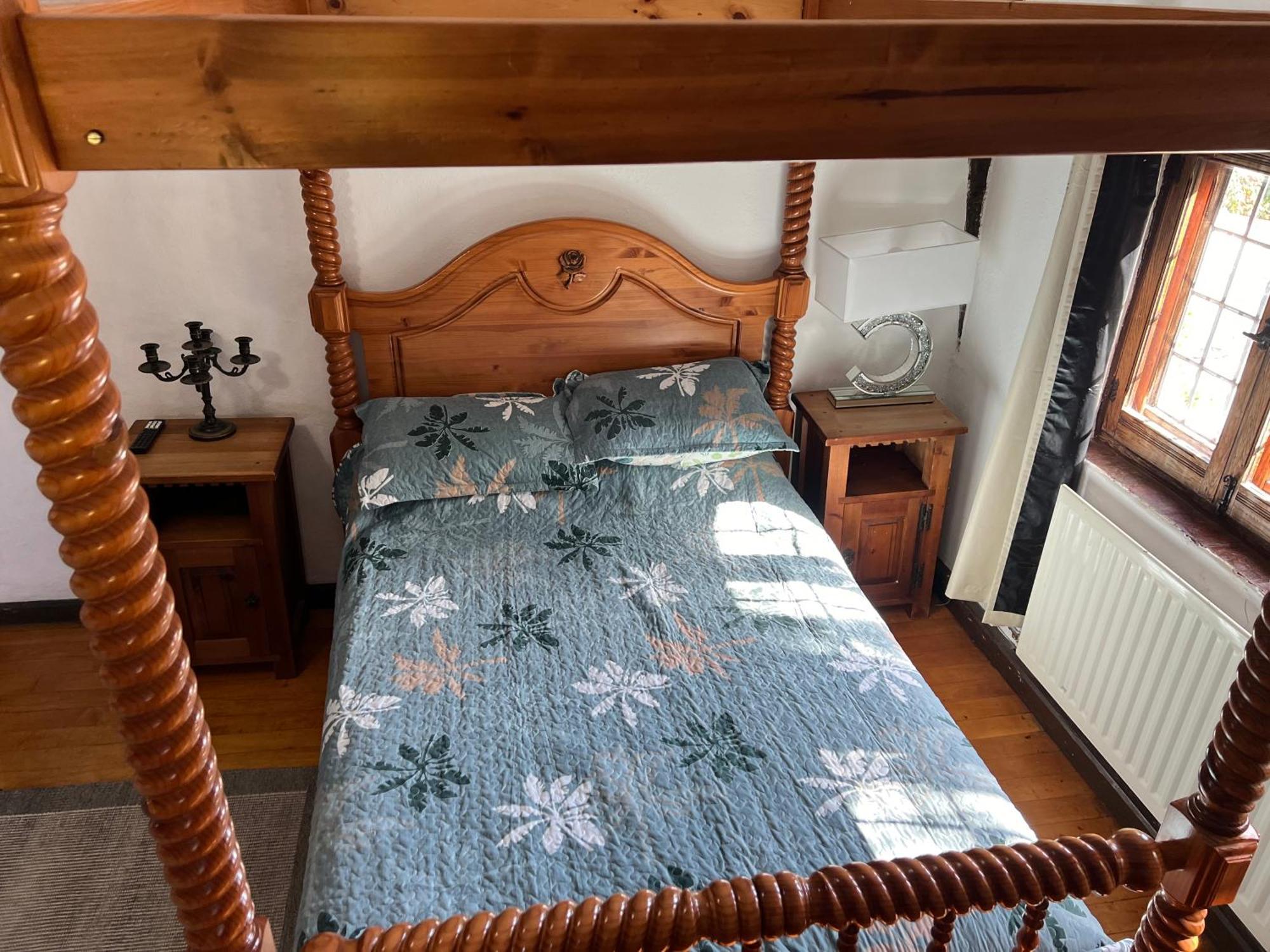 Tudor House - Double Room - En Suite Goff's Oak Экстерьер фото